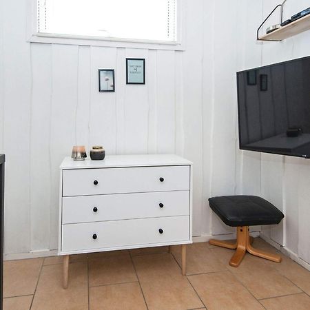 4 Person Holiday Home In Hemmet Esterno foto