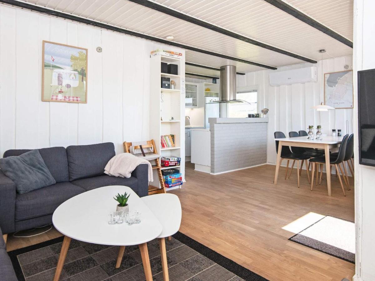 4 Person Holiday Home In Hemmet Esterno foto