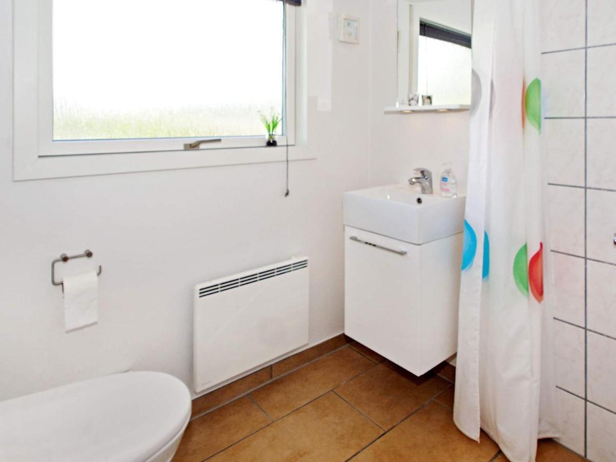 4 Person Holiday Home In Hemmet Esterno foto
